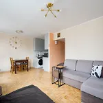 Lägenhet Zurominska Comfort By Bookinghost Warszawa