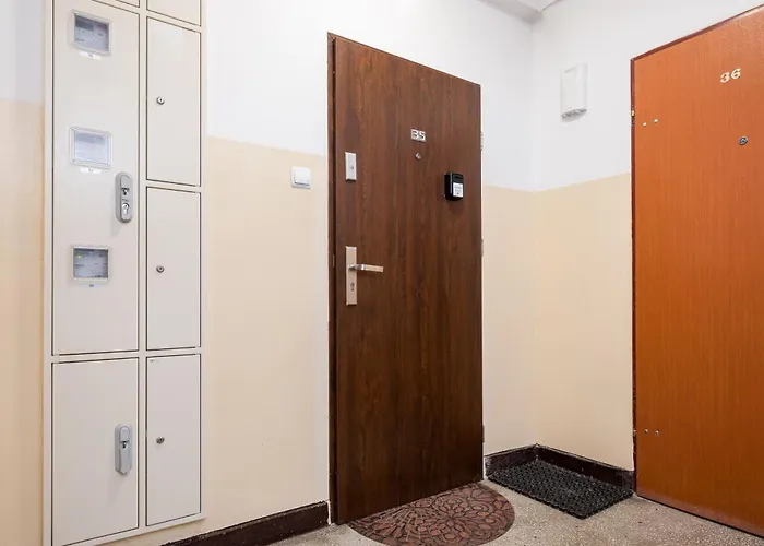 Apartment Zurominska Comfort By Bookinghost